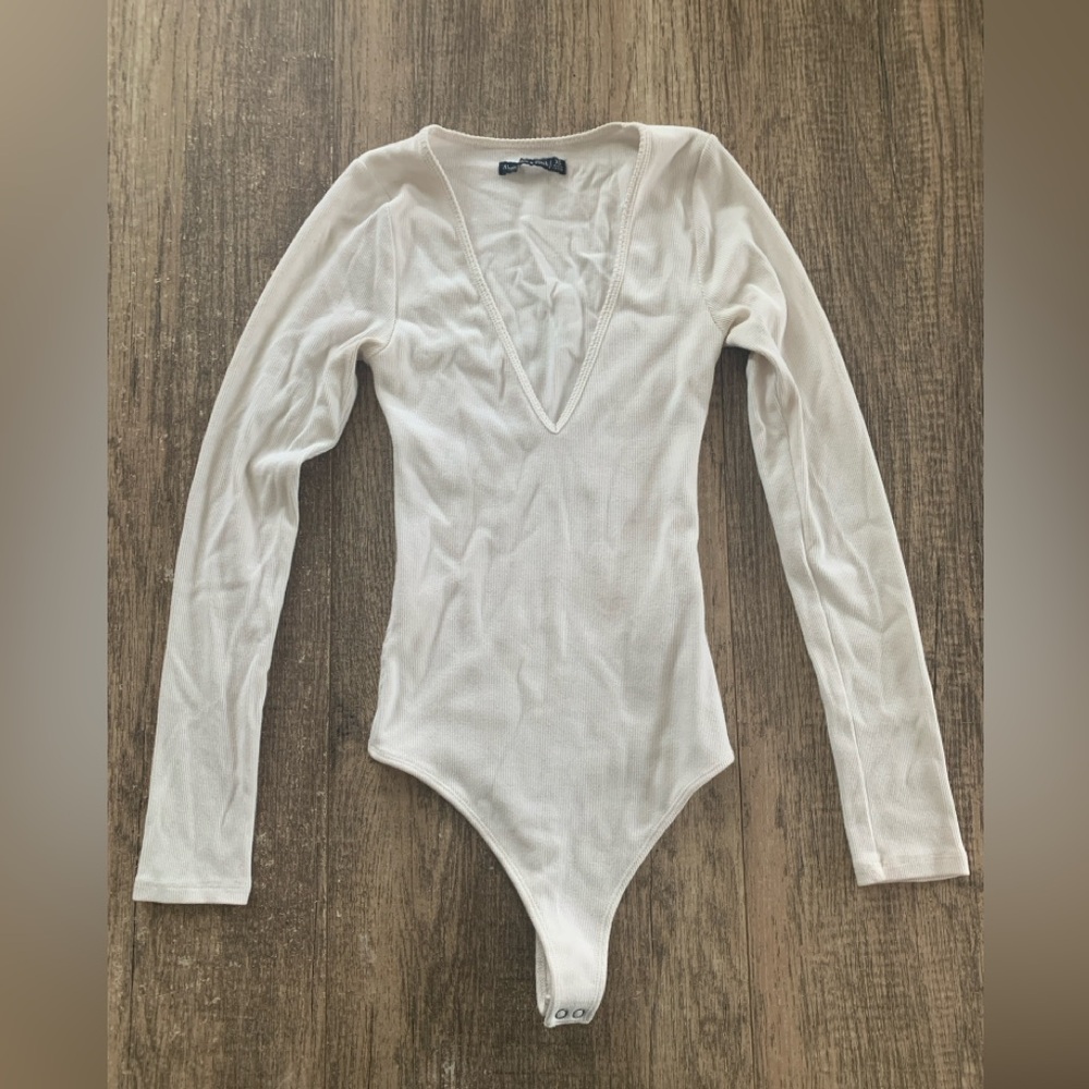 XS white ribbed long sleeve bodysuit